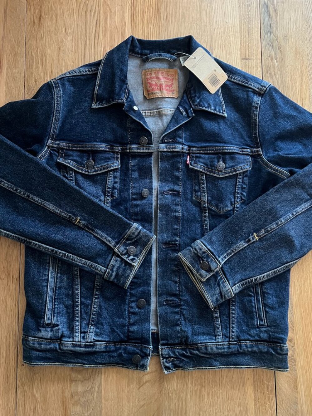 NWT Levi’s Men’s Trucker Denim Jacket Dark Wash Size M